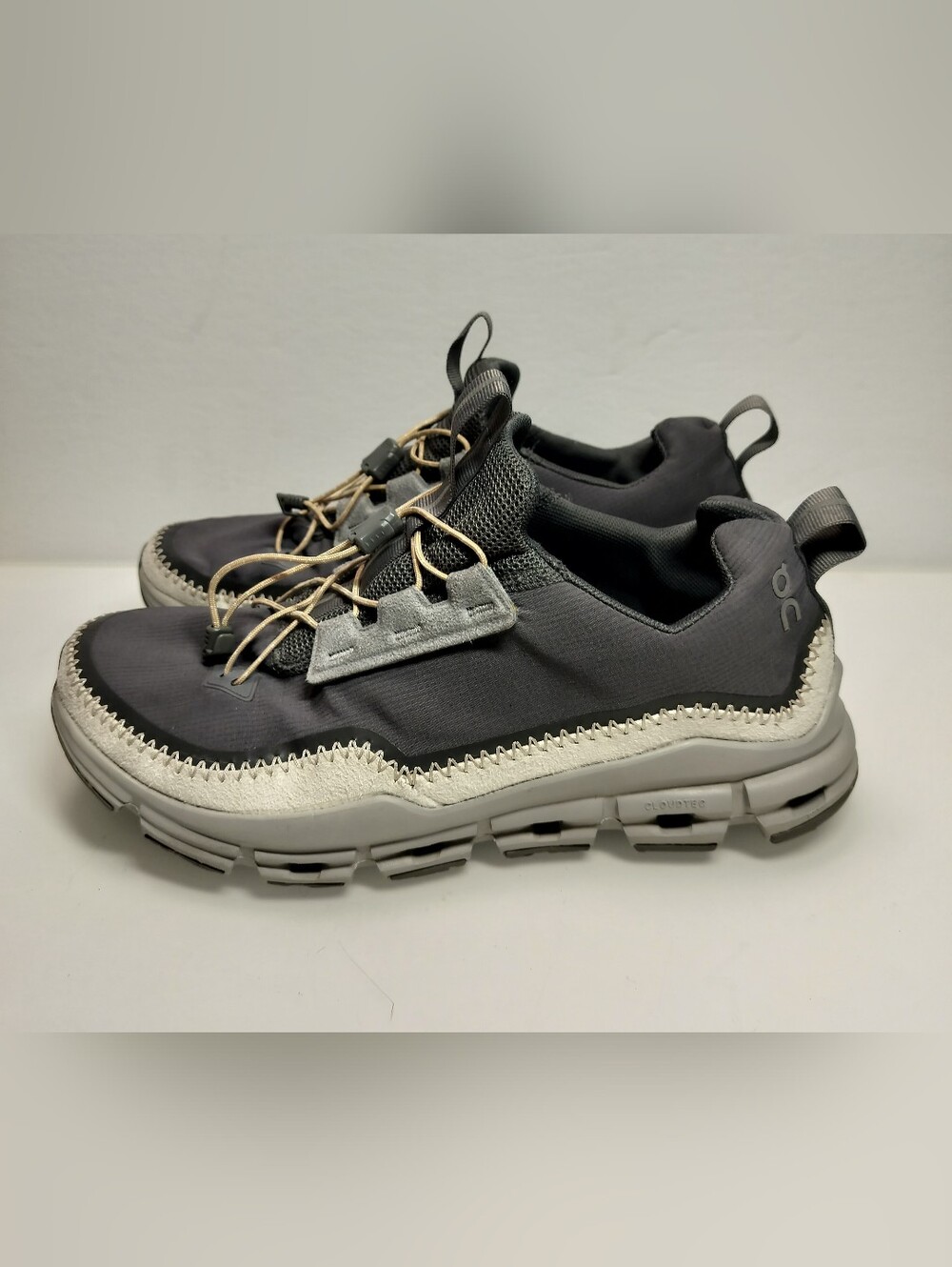 On Cloudaway Shoes Mens 9.5 Gray Asphalt Ivory Running Sneakers Pre-owned